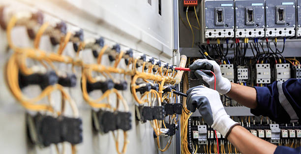 Professional Electrician technician working in Waverly, TN